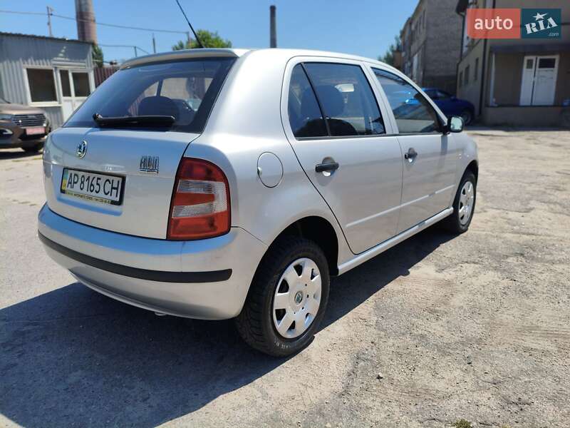 Хэтчбек Skoda Fabia 2006 в Запорожье