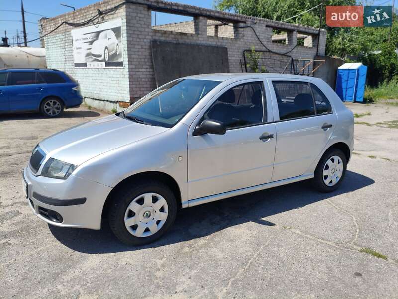 Хэтчбек Skoda Fabia 2006 в Запорожье