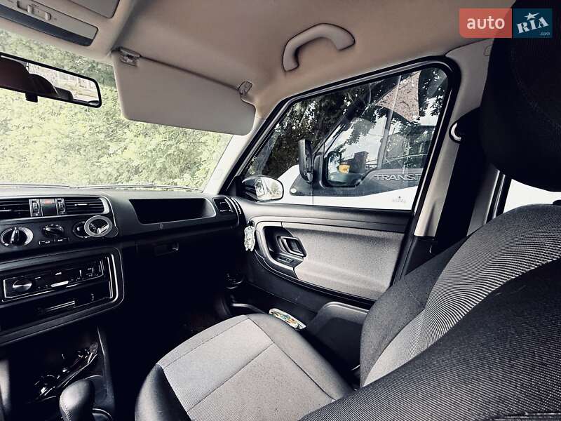 Хетчбек Skoda Fabia 2015 в Горішніх Плавнях