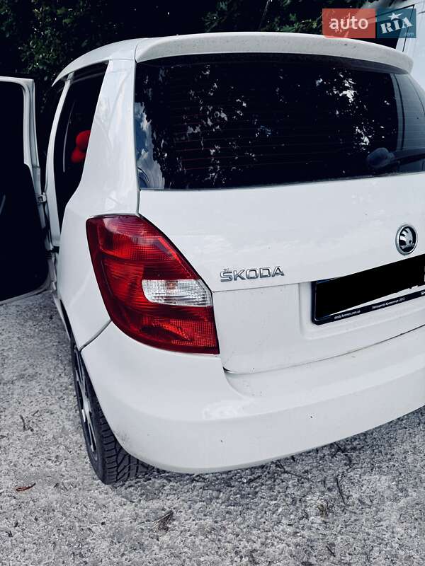 Хетчбек Skoda Fabia 2015 в Горішніх Плавнях