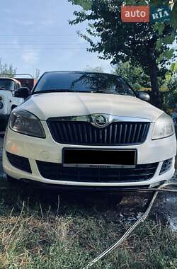 Хэтчбек Skoda Fabia 2015 в Горишних Плавнях