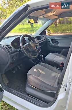 Хэтчбек Skoda Fabia 2012 в 
