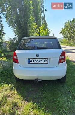 Хэтчбек Skoda Fabia 2012 в 