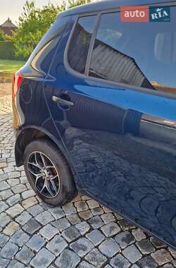 Хэтчбек Skoda Fabia 2011 в 