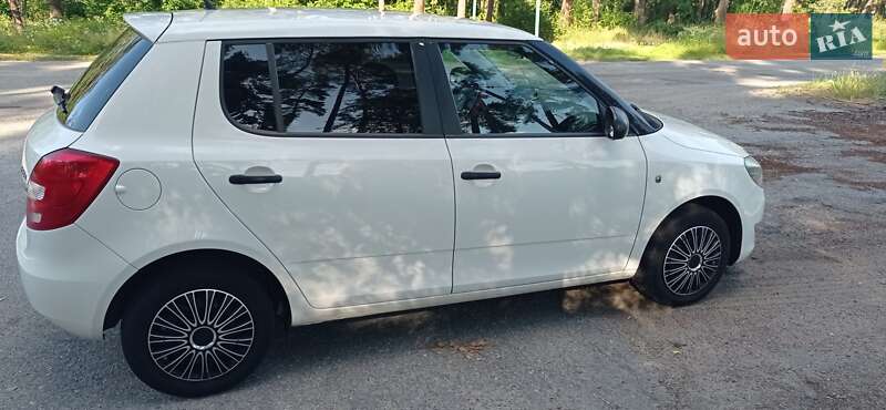 Хэтчбек Skoda Fabia 2012 в Фастове