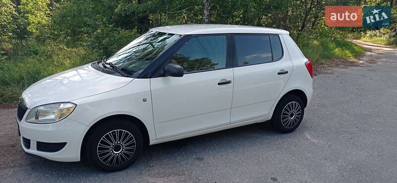 Хэтчбек Skoda Fabia 2012 в Фастове