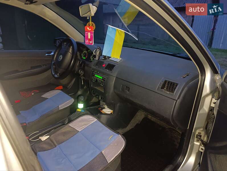 Хэтчбек Skoda Fabia 2007 в Жовкве