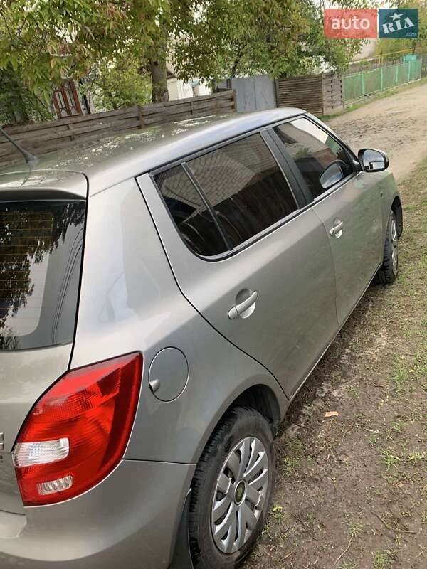 Хетчбек Skoda Fabia 2010 в Радомишлі