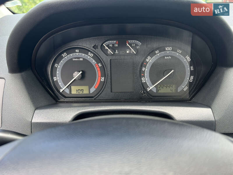 Хэтчбек Skoda Fabia 2007 в Виннице