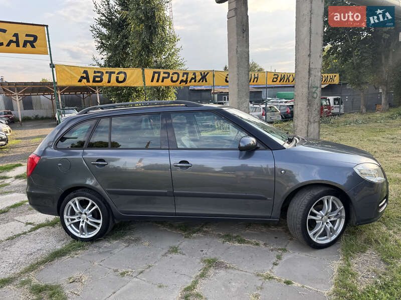 Хэтчбек Skoda Fabia 2008 в Луцке