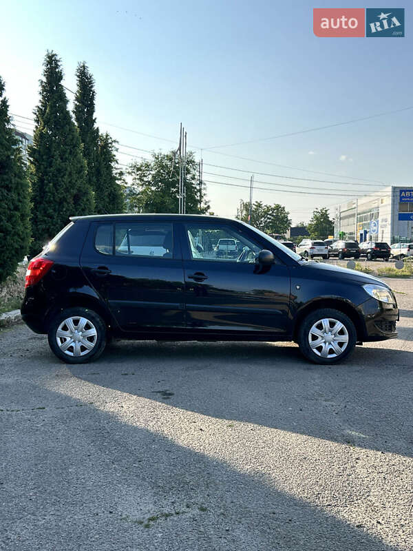 Хэтчбек Skoda Fabia 2011 в Сумах