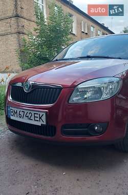 Хэтчбек Skoda Fabia 2008 в 