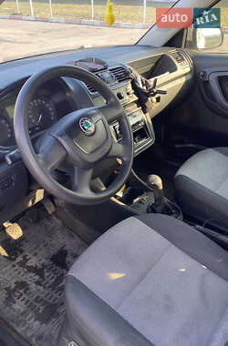 Хэтчбек Skoda Fabia 2010 в 