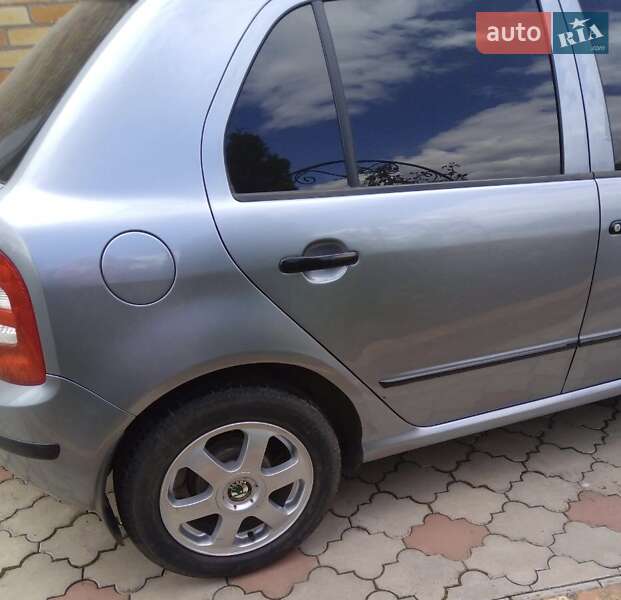 Хэтчбек Skoda Fabia 2004 в Стрые