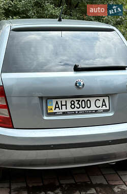 Хэтчбек Skoda Fabia 2004 в 