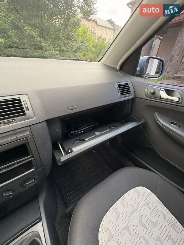 Хэтчбек Skoda Fabia 2004 в Стрые