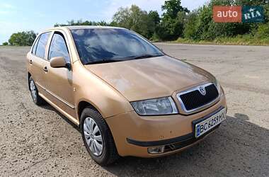 Хетчбек Skoda Fabia 2001 в 