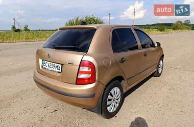 Хетчбек Skoda Fabia 2001 в 