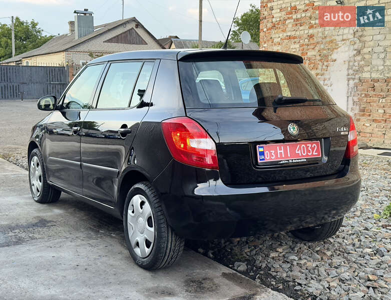 Хэтчбек Skoda Fabia 2009 в Луцке