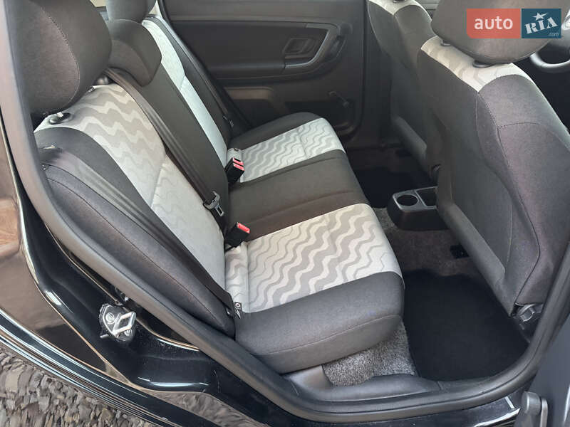 Хэтчбек Skoda Fabia 2009 в Луцке