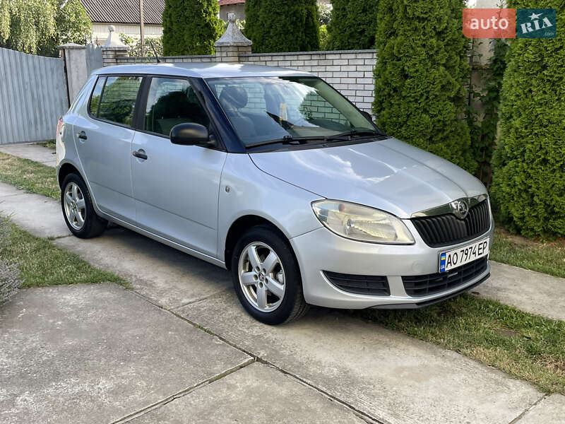 Хетчбек Skoda Fabia 2013 в Виноградові