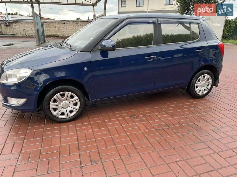 Хэтчбек Skoda Fabia 2011 в Луцке