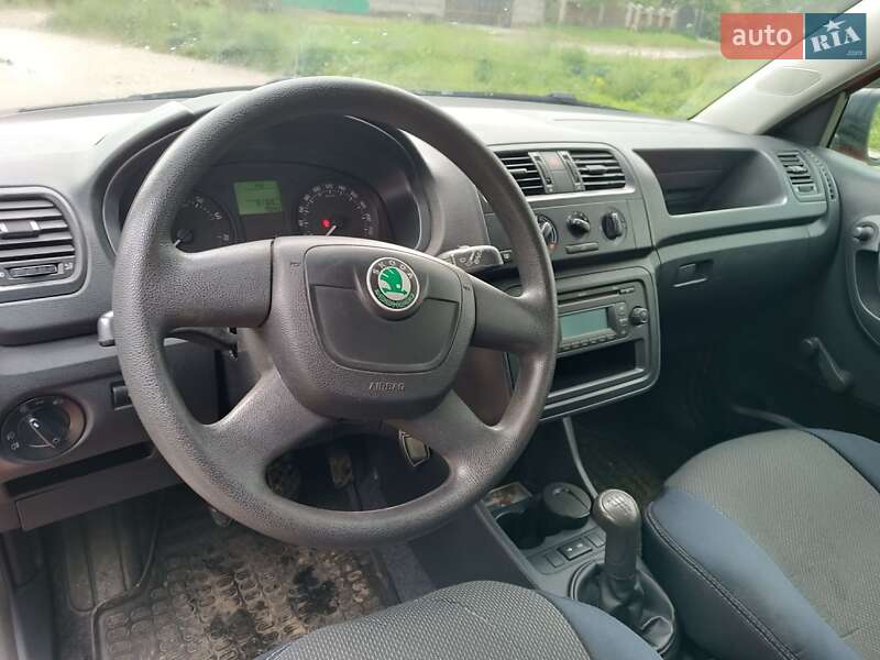Хэтчбек Skoda Fabia 2012 в Львове
