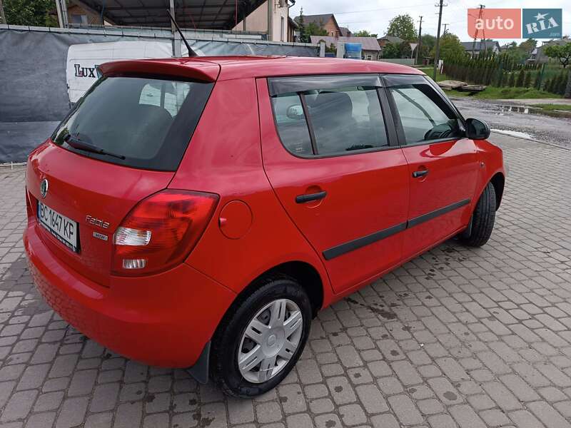 Хэтчбек Skoda Fabia 2012 в Львове