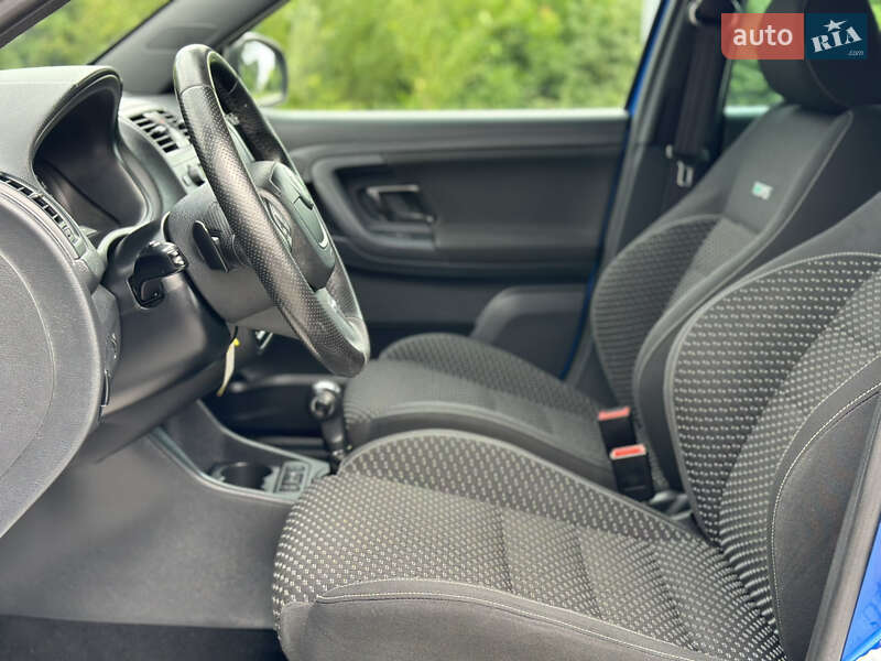 Хэтчбек Skoda Fabia 2011 в Староконстантинове