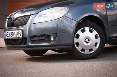 Хэтчбек Skoda Fabia 2009 в 