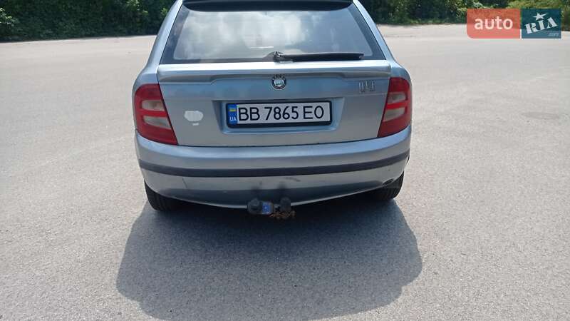 Хэтчбек Skoda Fabia 2002 в Днепре
