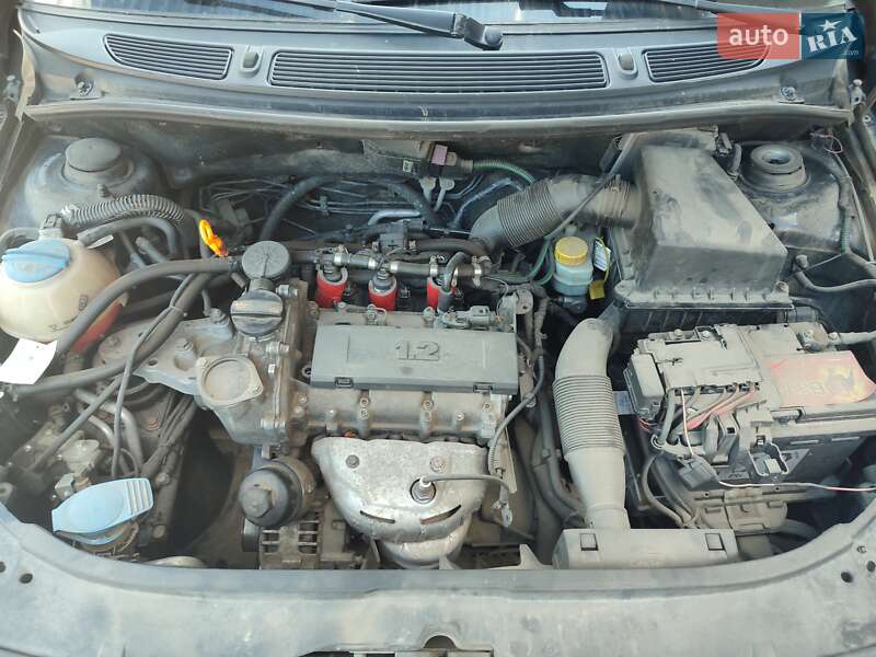 Хэтчбек Skoda Fabia 2011 в Ивано-Франковске