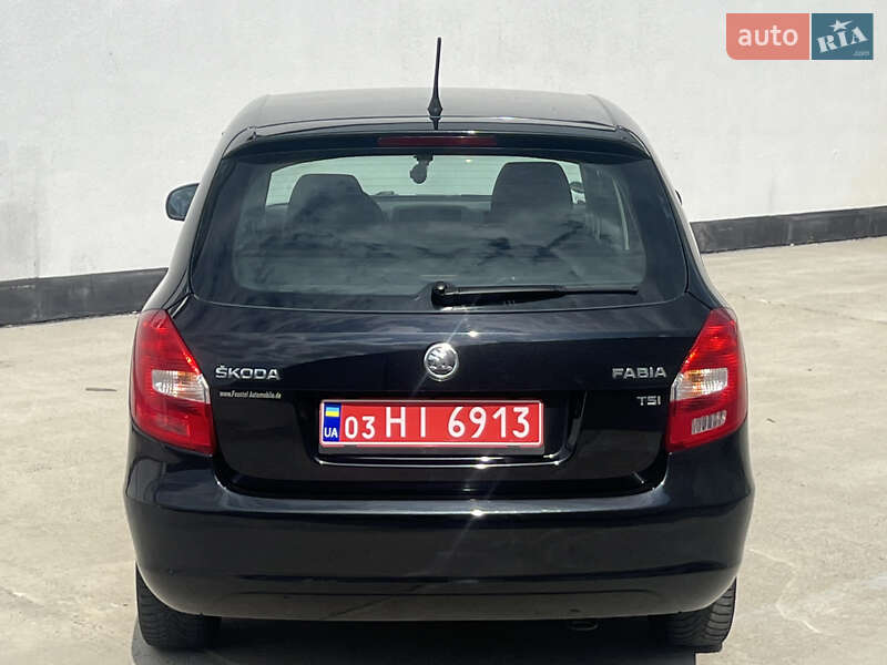 Універсал Skoda Fabia 2013 в Вінниці