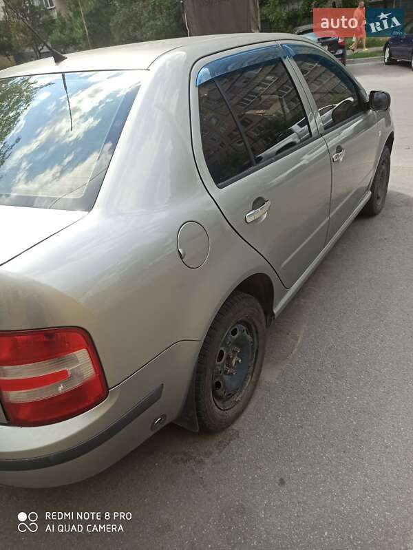Седан Skoda Fabia 2006 в Днепре
