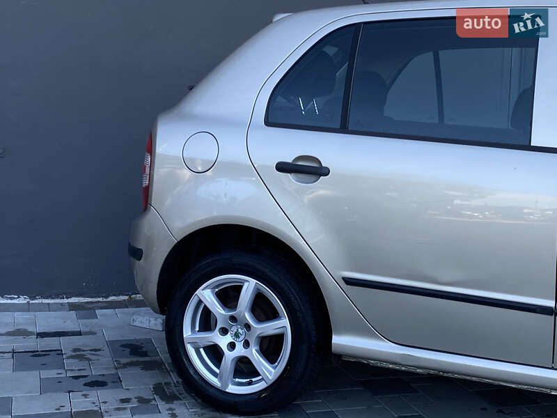 Хэтчбек Skoda Fabia 2005 в Калуше