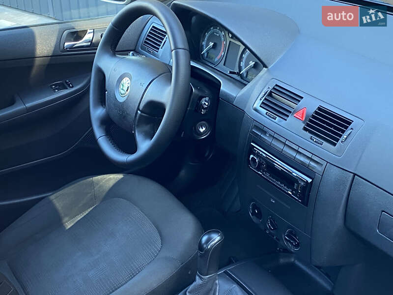 Хэтчбек Skoda Fabia 2005 в Калуше