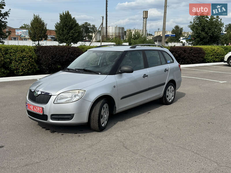 Универсал Skoda Fabia 2010 в Полтаве