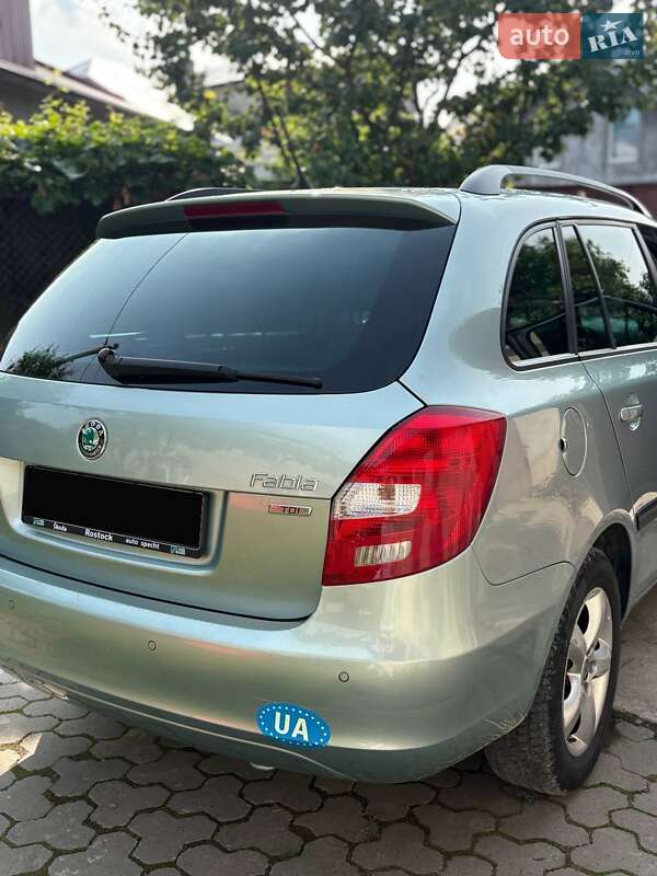 Універсал Skoda Fabia 2011 в Тернополі