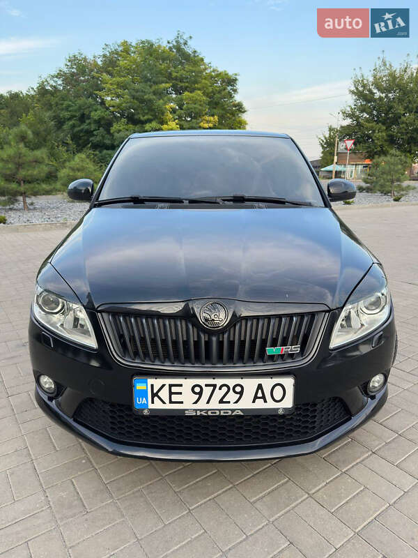 Хэтчбек Skoda Fabia 2010 в 