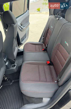 Хэтчбек Skoda Fabia 2010 в 