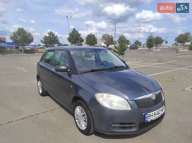 Хэтчбек Skoda Fabia 2009 в Николаеве фото Хэтчбек Skoda Fabia 2009 в Николаеве