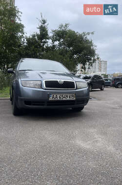 Хэтчбек Skoda Fabia 2004 в Киеве