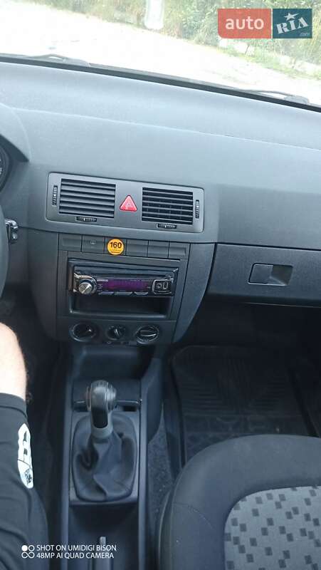 Хэтчбек Skoda Fabia 2005 в Полонном