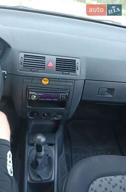 Хэтчбек Skoda Fabia 2005 в 