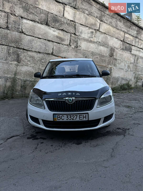 Хэтчбек Skoda Fabia 2011 в Львове