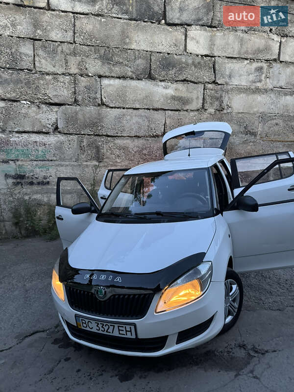 Хэтчбек Skoda Fabia 2011 в Львове