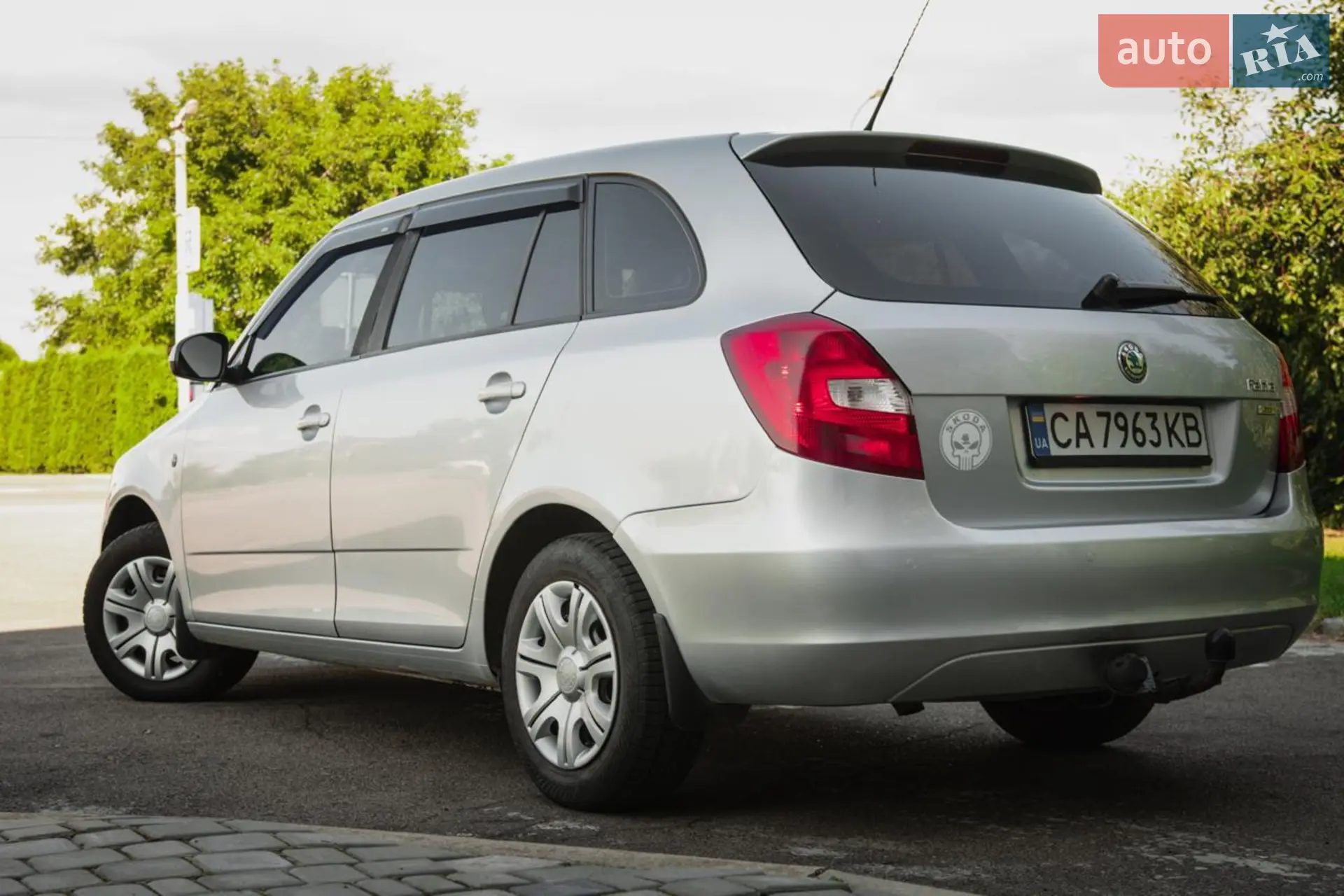 2011 Skoda Fabia - мініатюра 3