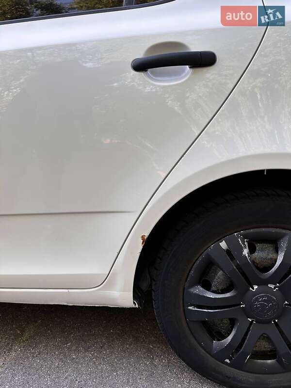 Хэтчбек Skoda Fabia 2012 в Запорожье фото 5 Хэтчбек Skoda Fabia 2012 в Запорожье