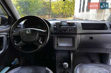 Хэтчбек Skoda Fabia 2012 в 