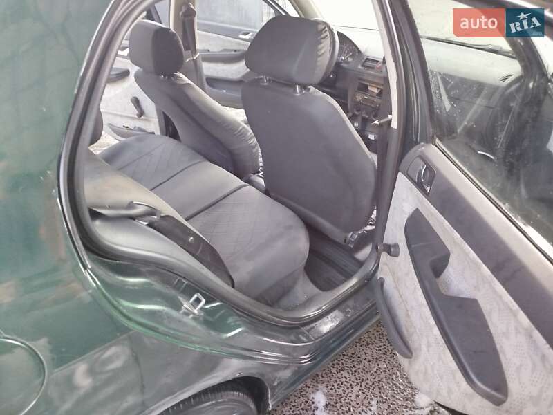 Седан Skoda Fabia 2002 в Старокостянтинові